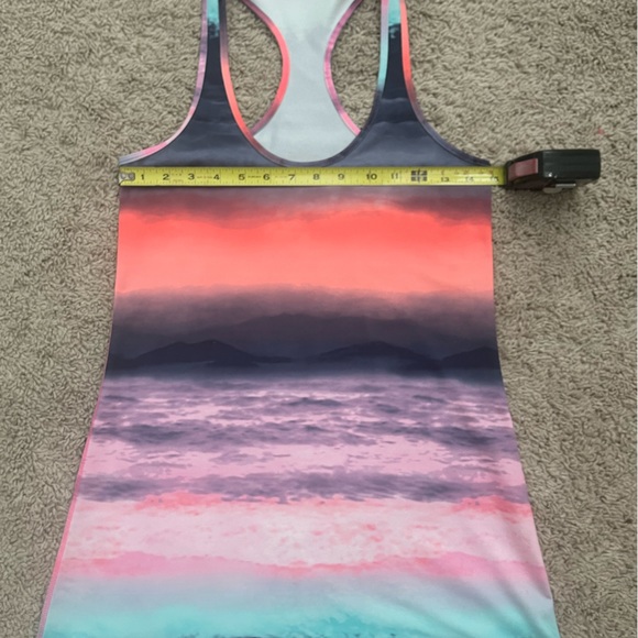 Lululemon Beach Scape CRB 8 - Picture 4 of 6